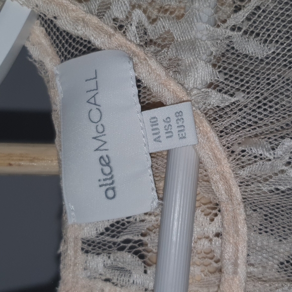 ๐๐ผ Alice McCall Flawless blouse๐ผ๐ - Picture 3 of 8